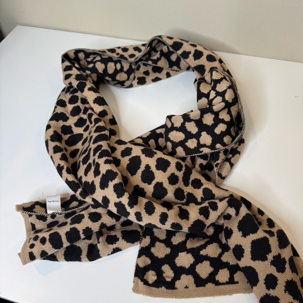 Vera Bradley Leopard Spots Knit Scarf / Wrap RARE RETIRED Print